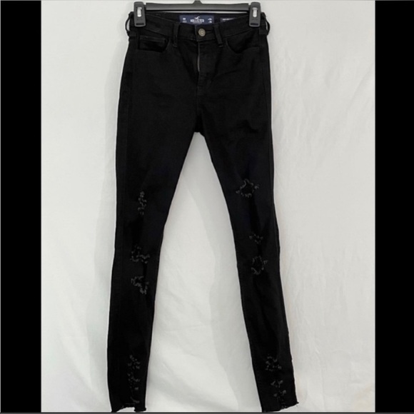Hollister Denim - Women's Hollister Black Ripped Super-Skinny
Hi-Rise Jeans (24×30)